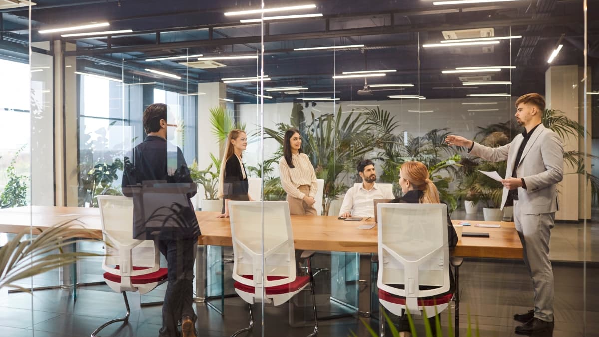 Meeting entre membres d'une même entreprise.